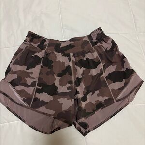 Lululemon Hotty Hot Low Rise 4” Shorts